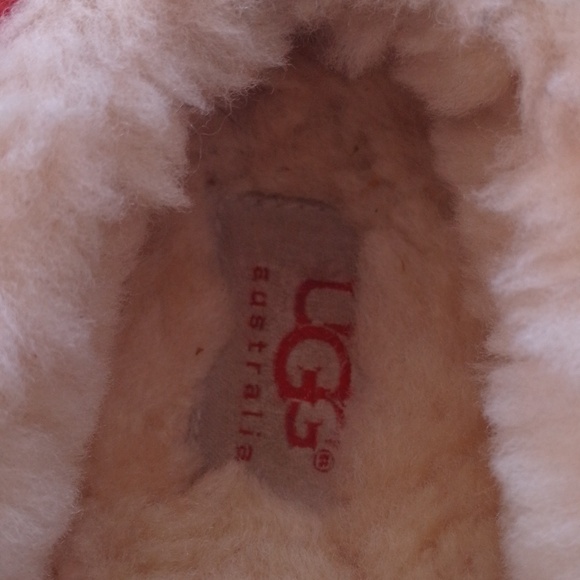 Red Ugg Moccasins 🍒 Sheep Wool Sherling Slippers Rare Color - Picture 2 of 16